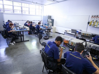 Laboratório do Senai em Cascavel ganha acreditação para realizar quatro novos tipos de ensaios